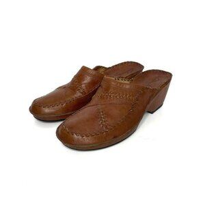 Clarks Womens brown leather mules size 9.5 M 73683 Closed Toe Woven Braided